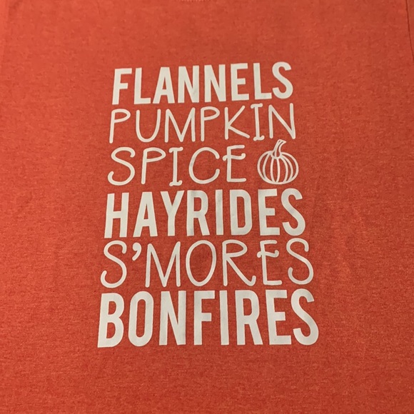 Ladies “Fall Themed” Tee, EUC, Size Small - Picture 2 of 7